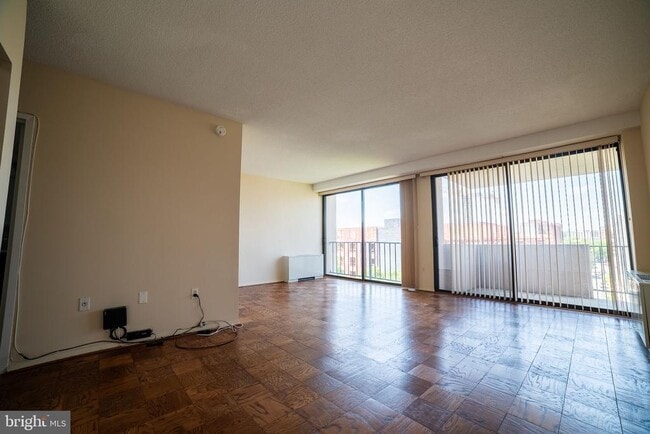 Building Photo - 4141 Henderson Rd