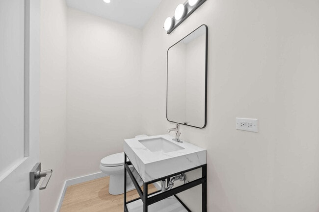 Building Photo - 4437 N Whipple St