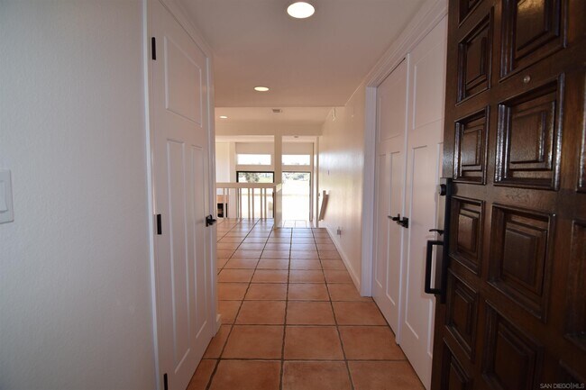 Building Photo - 2501 Navarra Dr