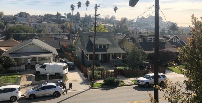 Building Photo - 937 N Benton Way