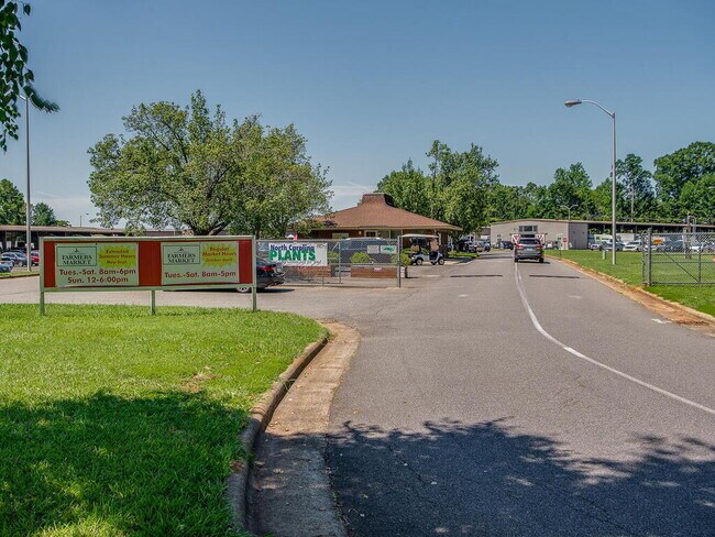 Building Photo - Built in 2022 and waiting for you to move right on in!