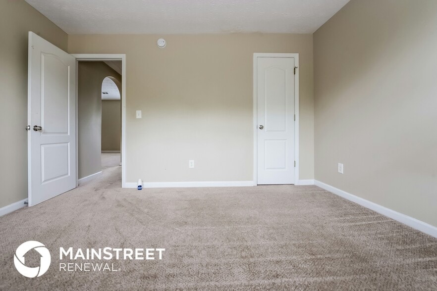 Building Photo - 10576 Day Lily Dr