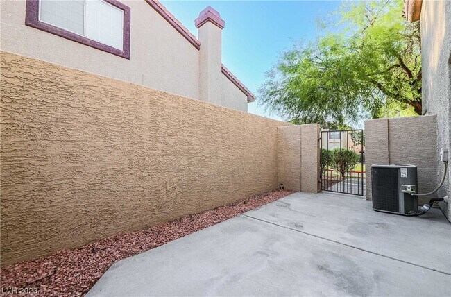 Building Photo - 2603 Pebblegold Ave