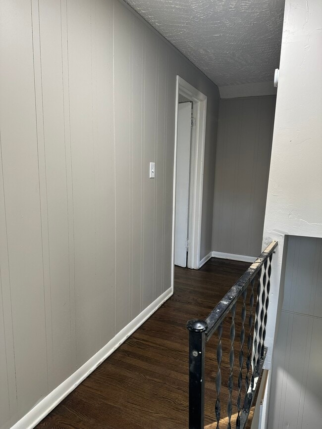Building Photo - 3821 E 58th St