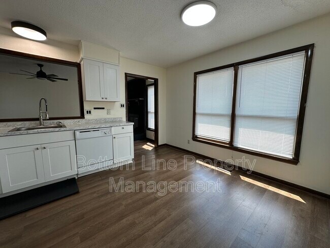 Building Photo - 6031 Harmon Pl