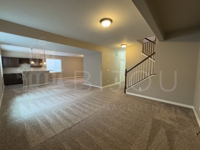 Building Photo - Large Well-Maintained Peyton Home