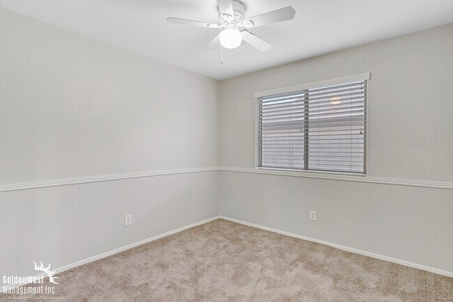 Building Photo - Charming 4Bdm 2Ba Home with a Private Yard in Peoria!