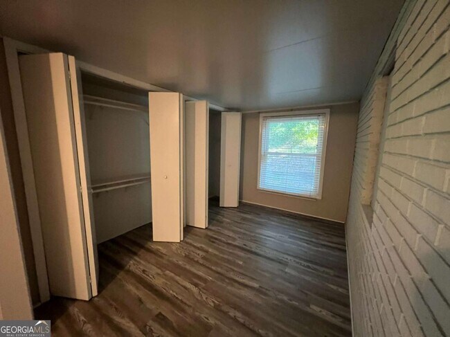 Building Photo - 434 Christopher Dr