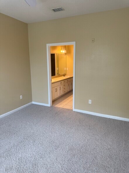 Building Photo - 11251 Campfield Dr