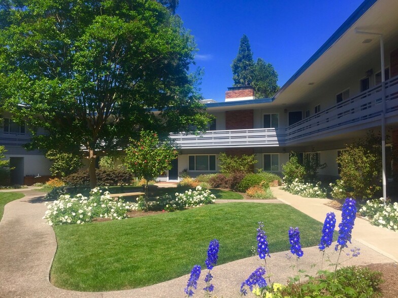 Building Photo - Noel Court Apartments