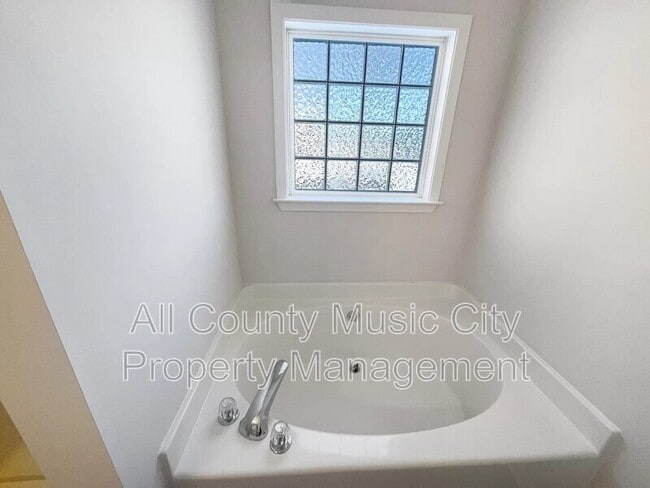 Building Photo - 1945 Stoney Meadow Dr