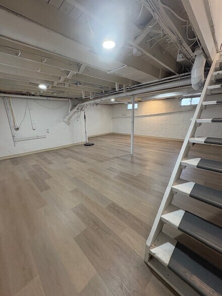 Building Photo - 608 Ridge Rd