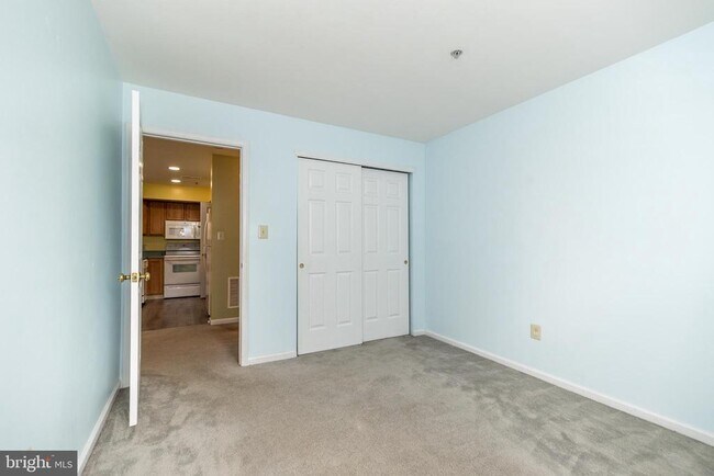 Building Photo - 129 Horseshoe Dr