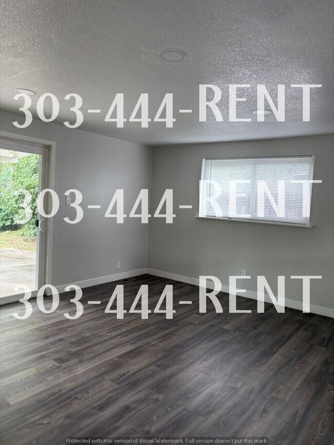 Building Photo - Welcome to this stunning 3-bedroom, 2-bath...