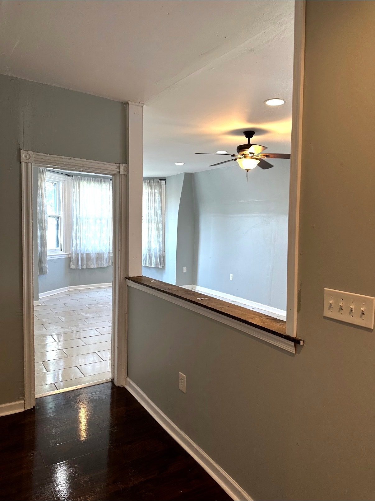 Entryway - 4909 Cedar Ave