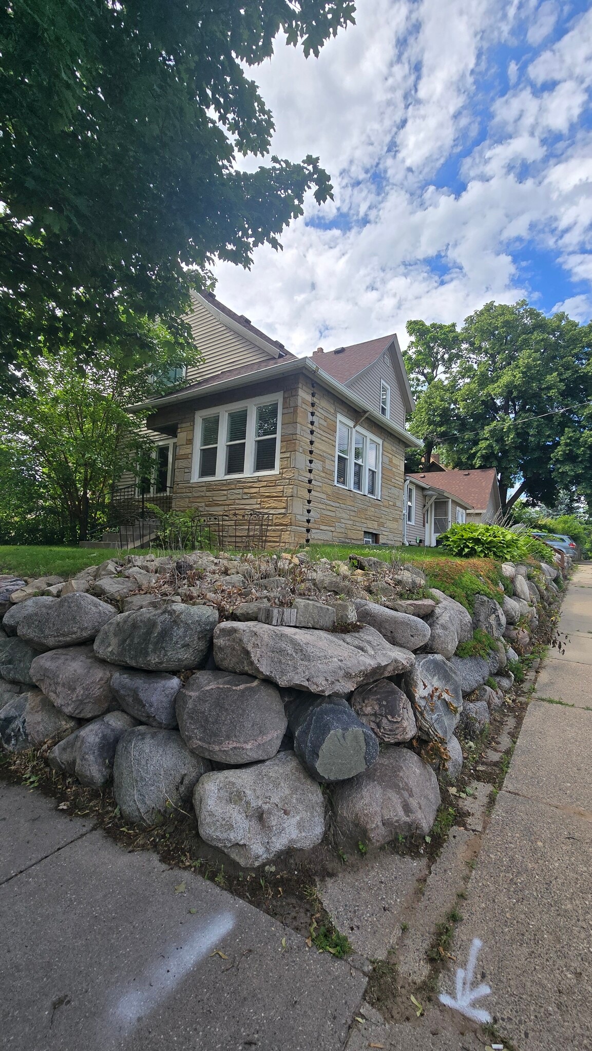 Building Photo - 683 Maryland Ave W
