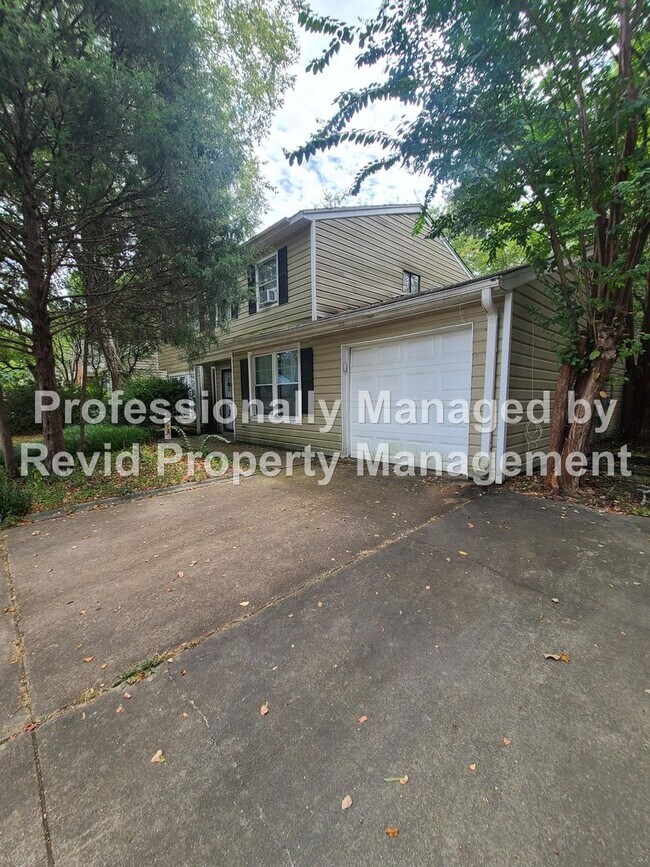 Building Photo - 4 bedroom home in Memphis!