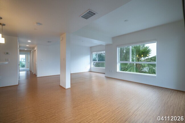 Building Photo - Ka Malanai @Kailua 3-bedroom 2-bath End Unit