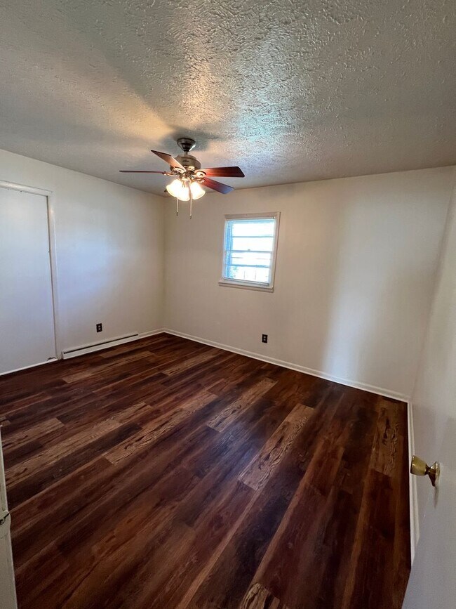 Building Photo - 2 Bedroom (Ellettsville) Available September 2026 for $1,200 (All Utilities Paid by Owner!)