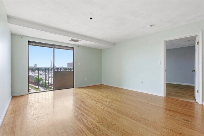 Building Photo - 39 Parlin St