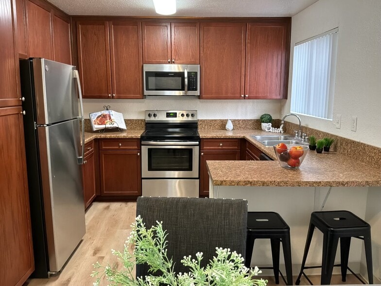 Building Photo - Carlton Ridge *1st Month Free OAC*