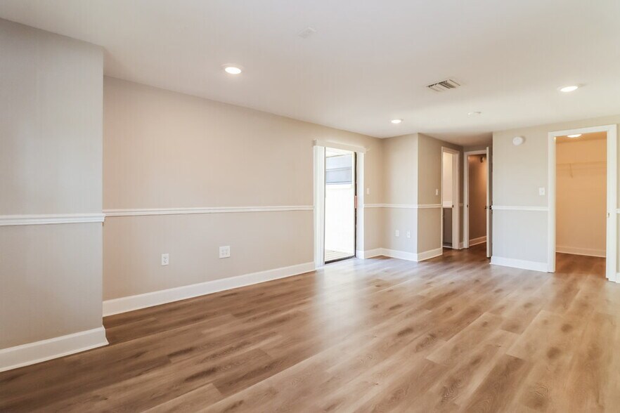 Building Photo - 2971 Longbrooke Way