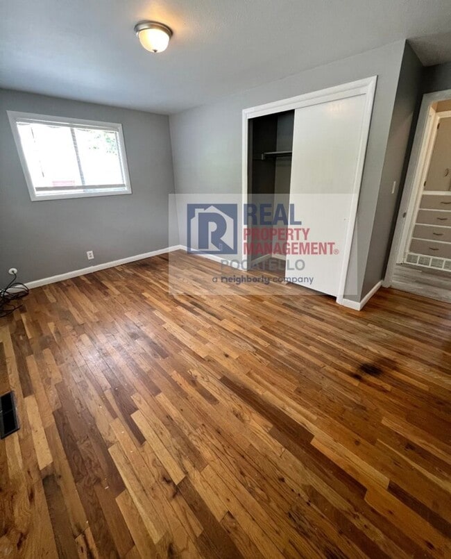 Building Photo - 4 Bedroom 2 Bath Home - Pet Friendly