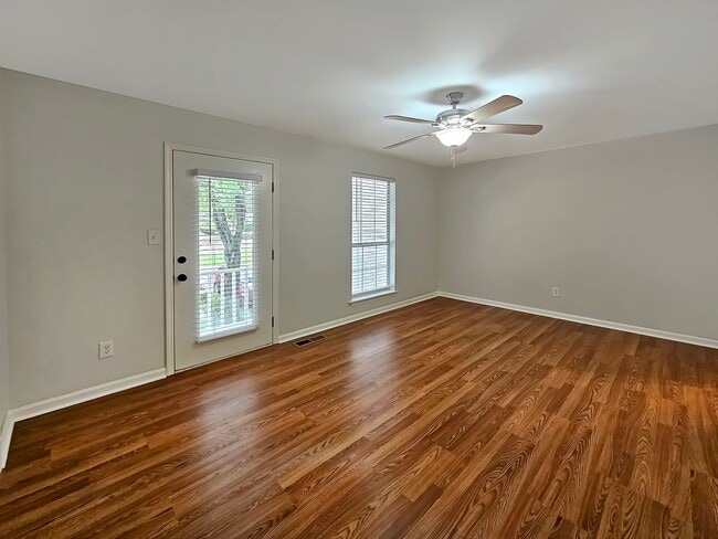 Building Photo - COMING SOON: Beautifully Updated 2/2.5 Townhome Near Truist Park