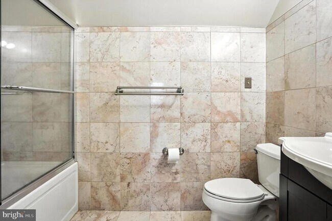 Building Photo - 12863 Mill Brook Ct