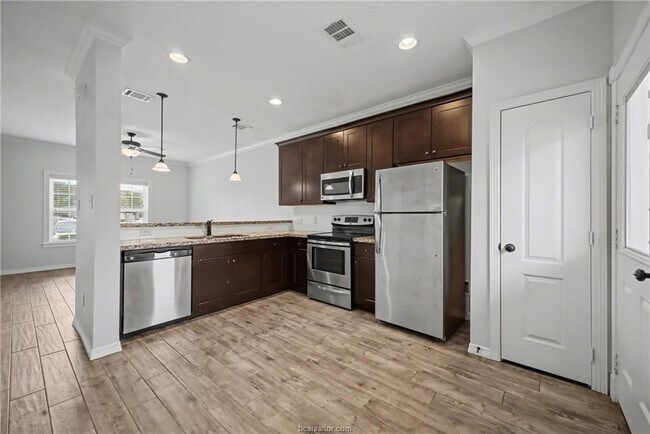 Building Photo - 301 Southwest Pkwy