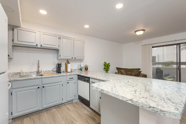 Building Photo - 2959 N 68th Pl