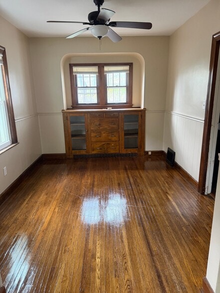 Building Photo - 2007 Barrows St