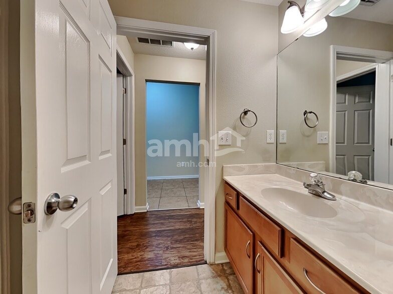 Building Photo - 428 Fort Drum Ct