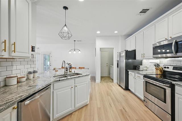 Building Photo - 1828 Brown Thrasher Blvd