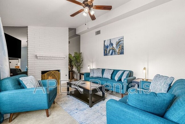 Building Photo - 2290 N Victoria Rd