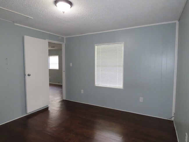 Building Photo - Country Living-Water Included! 2 Bedroom Home