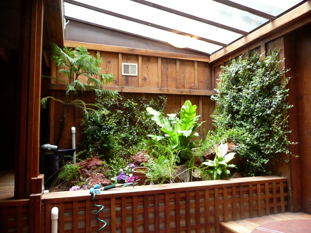 Building Photo - 477 Crestmont Dr