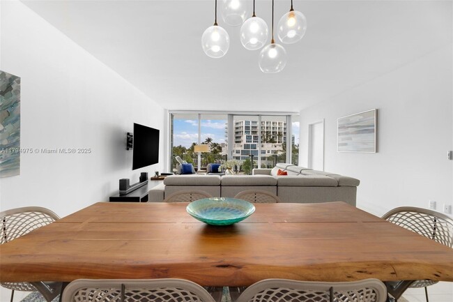 Building Photo - 1 Collins Ave