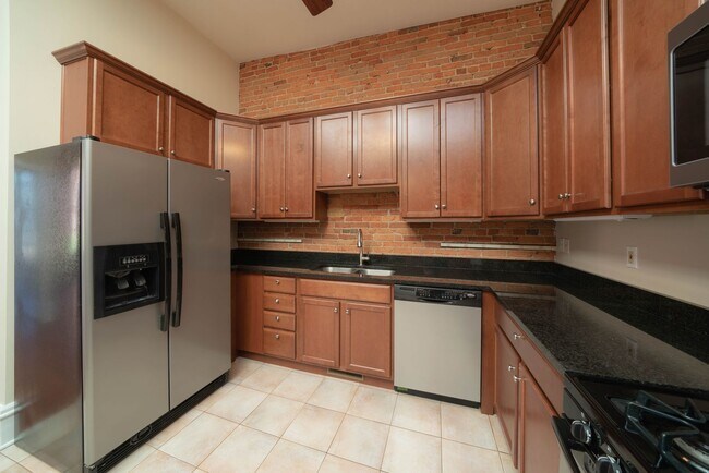 Building Photo - Peregrine 214