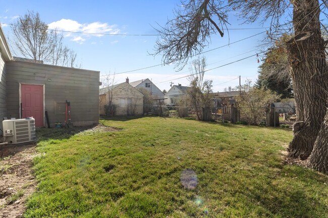 Building Photo - 129 W 100 S