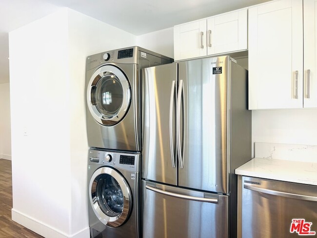 Building Photo - 532 El Dorado St