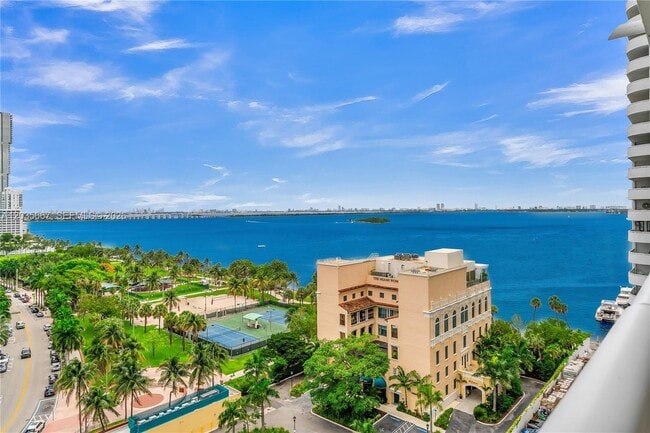Building Photo - 1717 N Bayshore Dr