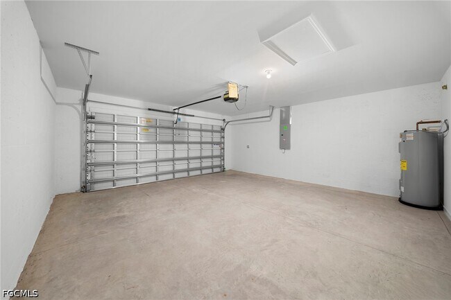 Building Photo - 270 Silent Lk Dr