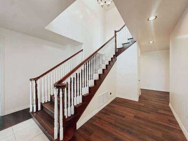 Building Photo - Multi-Generational 5-Bedroom, 4 Bath Home ...