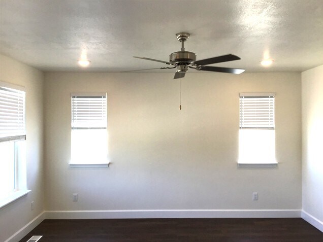 Building Photo - 1218 Peterson Ln