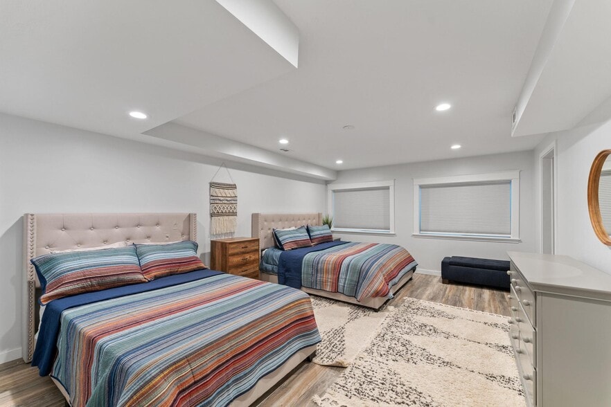 Building Photo - 2586 E 6710 S