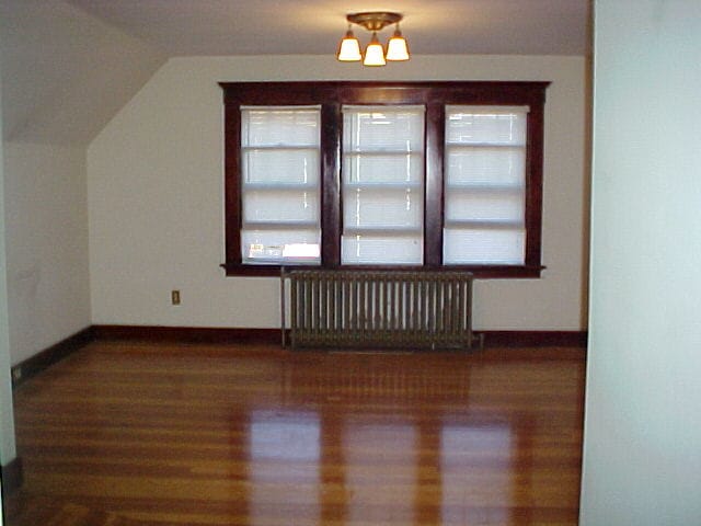 Building Photo - 950 Elm St