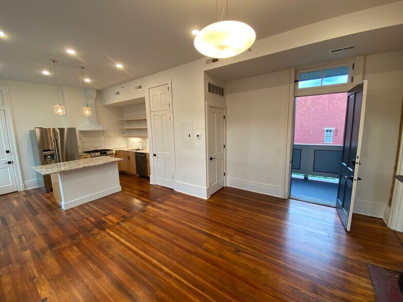 Building Photo - 1035 Dayton St