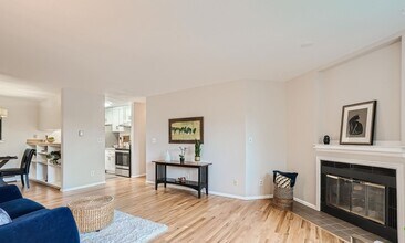 Building Photo - Furnished 2 Bed 2 Bath Condo in the Heart ...