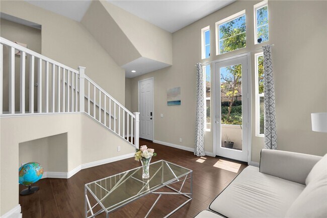 Building Photo - 48 Seasons